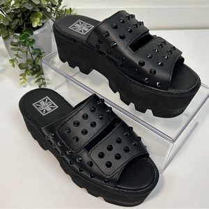 T.U.K. Platform Studded Velcro Black Sandals Men’s Size 9 Women’s Size 11 (TUK)